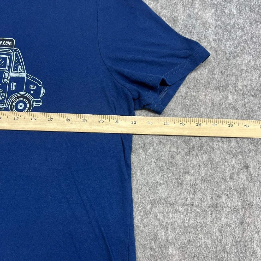 Banana Republic Shirt Mens XL Blue Crew Neck Neapolitan Slice Pizza Casual Tee‎